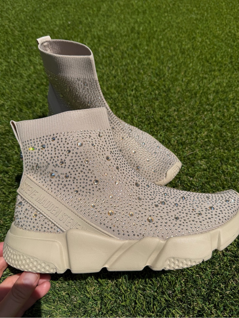 Steve Madden's 'Kaia' sock sneakers - Picture 3 of 17